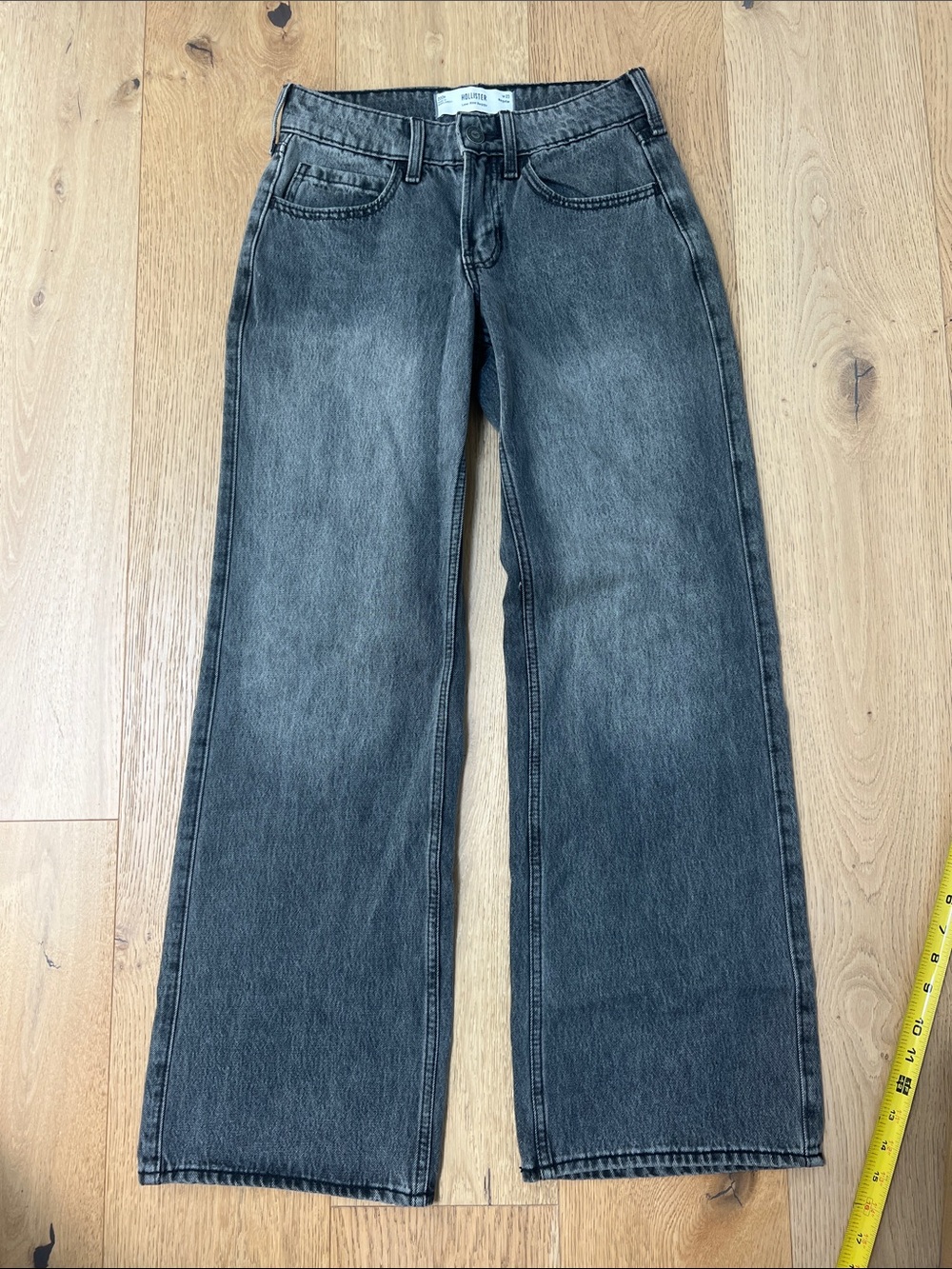 Hollister Low-Rise Baggy jeans size 23 / 000
